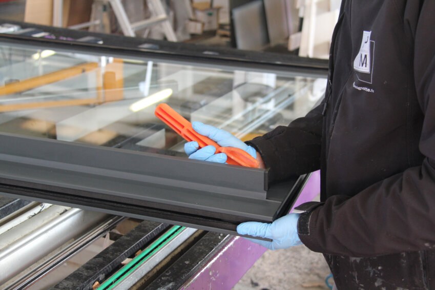 Fournisseur emblématique de fenêtres et autres menuiseries, Pacotte et Mignotte a conservé 40 emplois grâce à son rachat par le groupe Bonglet. © Pacotte et Mignotte