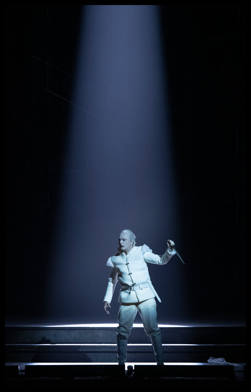 Georg Nigl dans le rôle-titre de cette création mondiale. © Baus