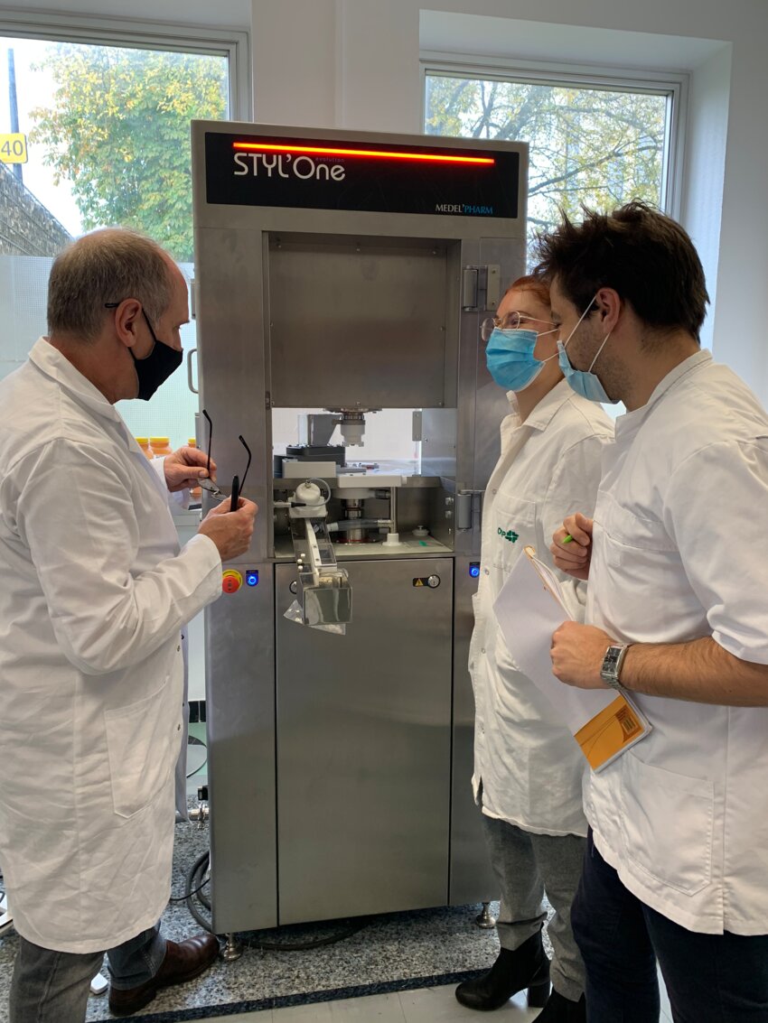 ©Powder On StylOne, le simulateur de compression pour la création de comprimés, aide les industriels à mettre en place de nouveaux procédés. 