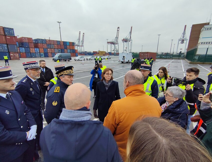 À Dunkerque, Amélie de Montchalin défend une douane plus performante