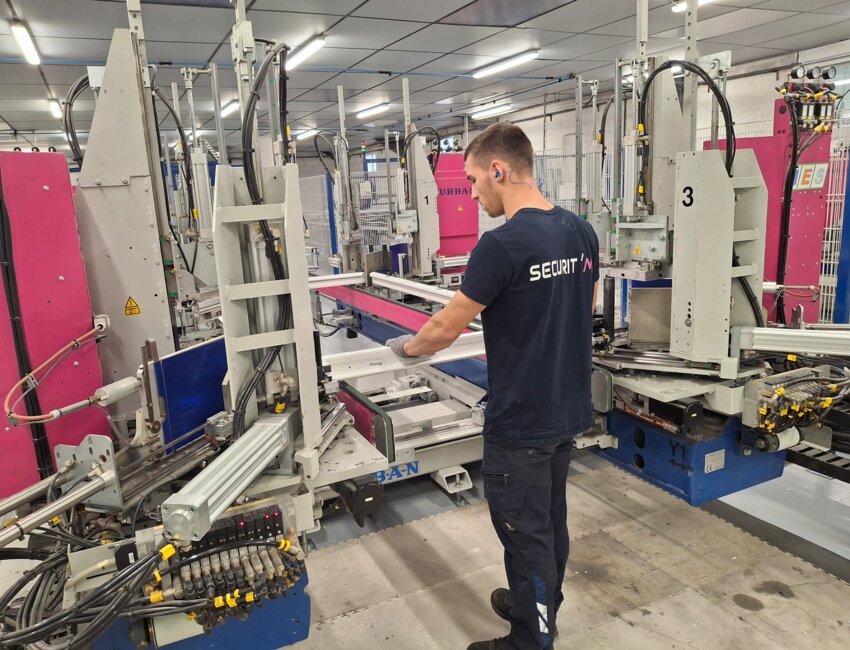 Une soixantaine de salariés participent à la relance du site de Boué, en transmettant leurs compétences aux nouvelles recrues dans un esprit d’entreprise à taille humaine. @Atlantem