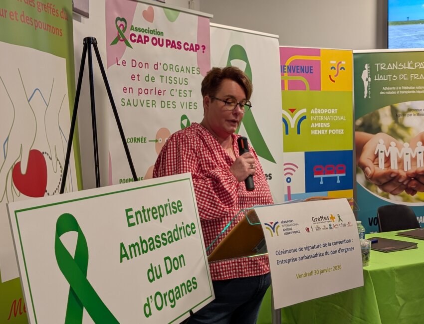 Éric Buleux-Osmann, Virginie Caron et Arnaud Soulet, directeur de l’aéroport, ont signé la convention «Entreprise ambassadrice du don d’organes». © Aletheia Press / DLP