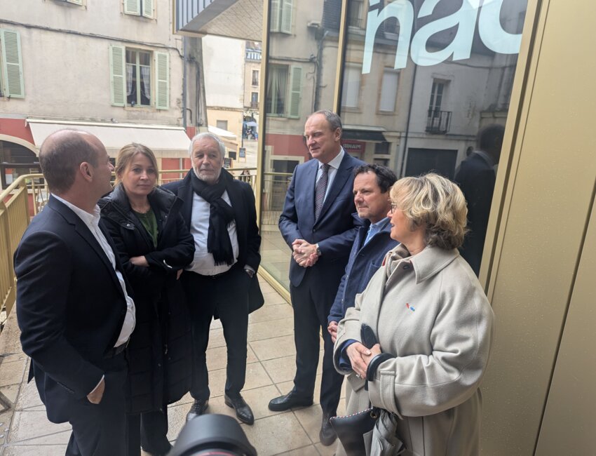 Briac Le Lous a inauguré le nouveau siège de la division Healthcare d'Urgo entouré de Nathalie Koenders, François Rebsamen et Jérôme Durain. © Aletheia Press / N.Hubert