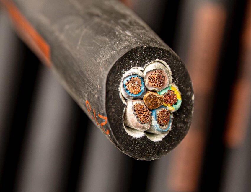 Merrouane Munier est le directeur de l’usine Nexans de Bohain-en-Vermandois. (c) Marie-Line Waroude