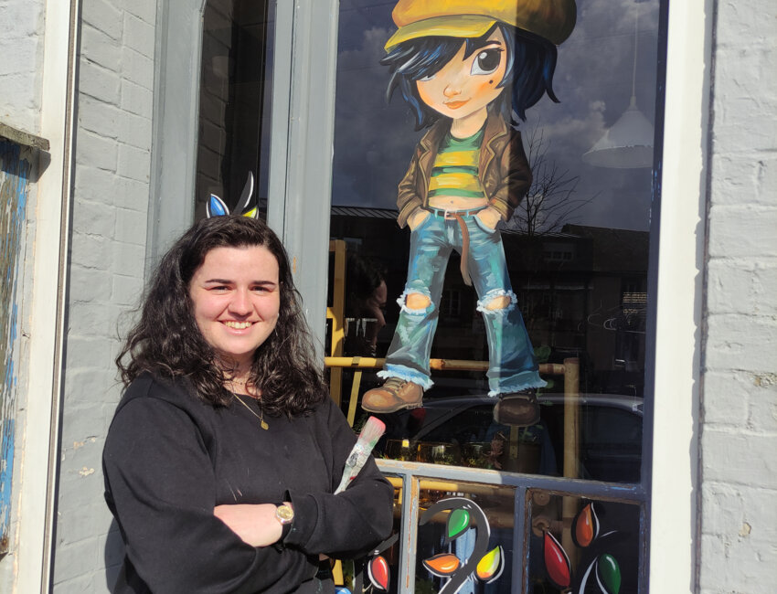 Baie de Somme : artiste, Laurie Guerville fait vivre les vitrines des commerçants