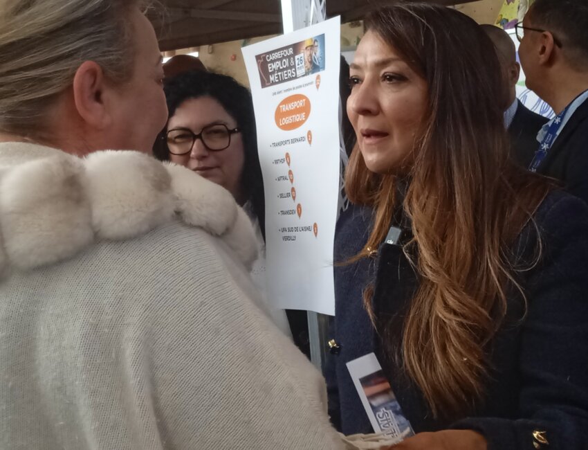 Échange direct de cheffe d’entreprise à cheffe d’entreprise au Carrefour Emploi et métiers à Soissons.