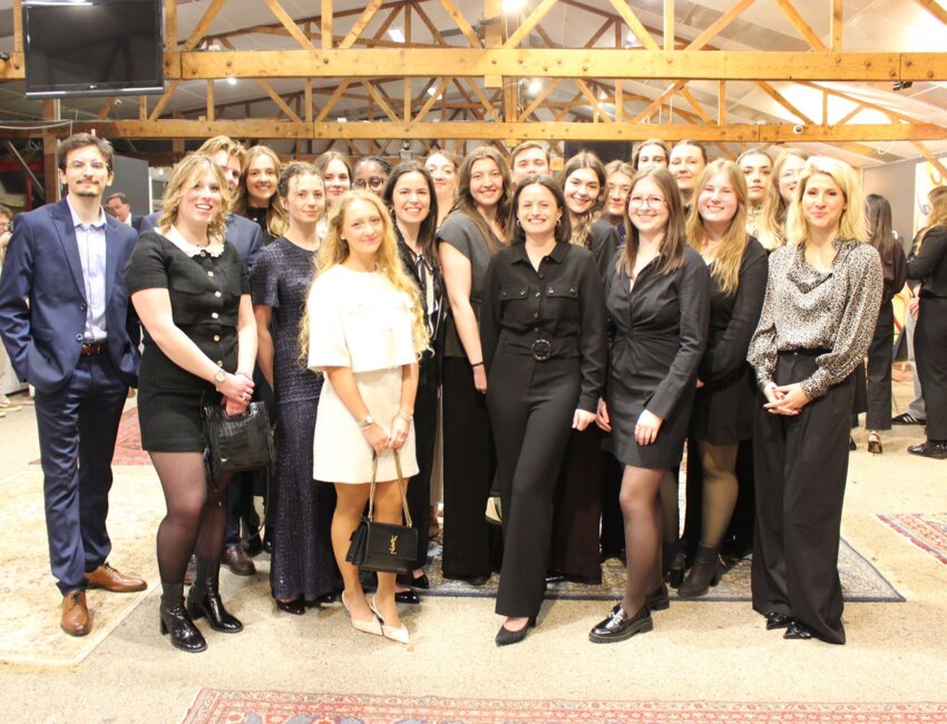 Les membres du bureau de l'Association du master Droit notarial d'Amiens, organisatrice de la soirée.