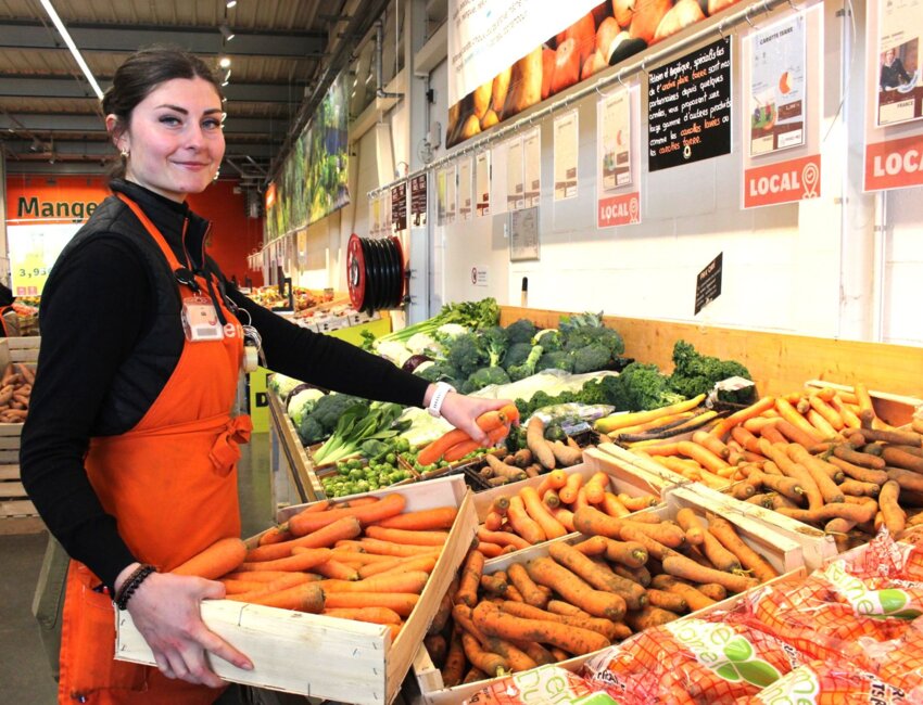 L'enseigne présente 1 900 références de tous les produits nécessaires au panier alimentaire.