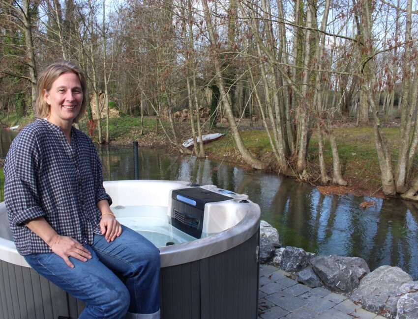 Laure Goubet accueille les visiteurs au moulin de Bussy-lès-Daours totalement réhabilité.