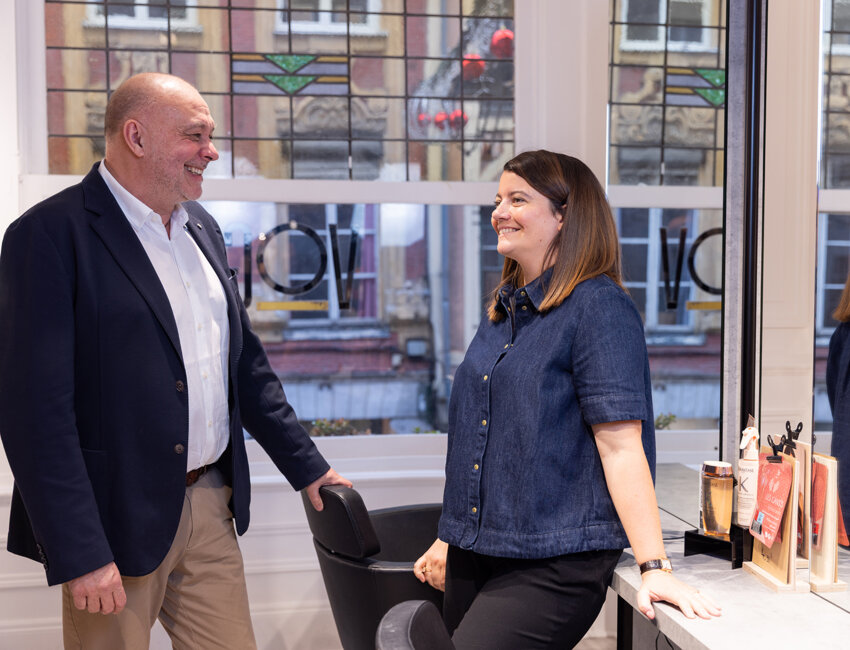 Morgane François et Jean-François Duytschaevert, directeur général de VOG. ©Léna Heleta