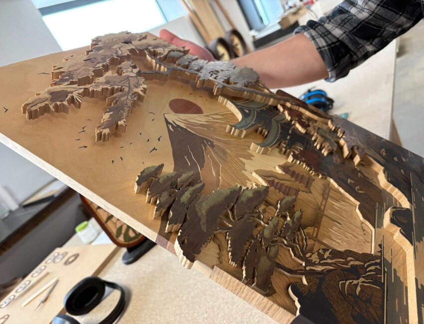 Zoé Saleille et Evan Arnould ont créé leur atelier de marqueterie de bois à Saint-Quentin. (c) M. G.