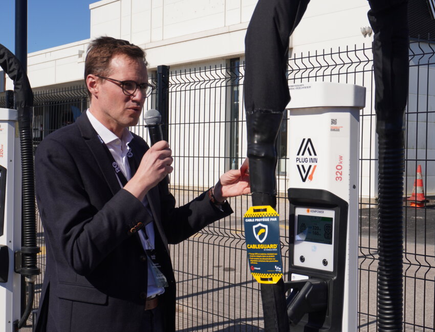 Une démonstration de recharge de véhicule électrique a été réalisée lors de l’inauguration. © Aletheia Press / L. Péron Vranesic