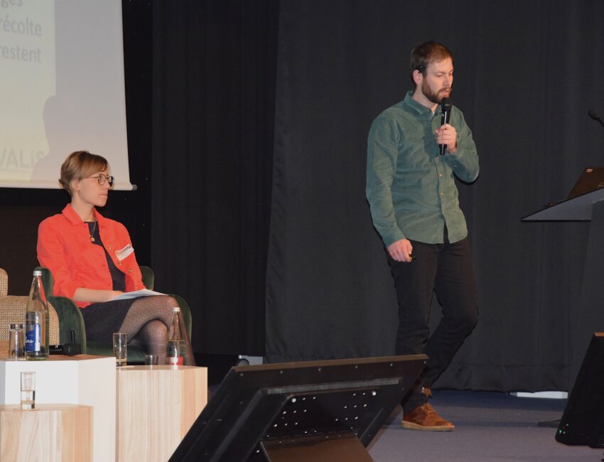 Mélanie Franche et Geoffroy Oudoire, chargés d’études chez Arvalis, ont présenté les leviers de compétitivité incontournables aux acteurs de la filière.