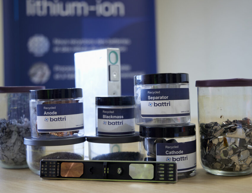 Les métaux stratégiques et la ferraille sont extraits pour être réutilisés. ©Christophe Kicien