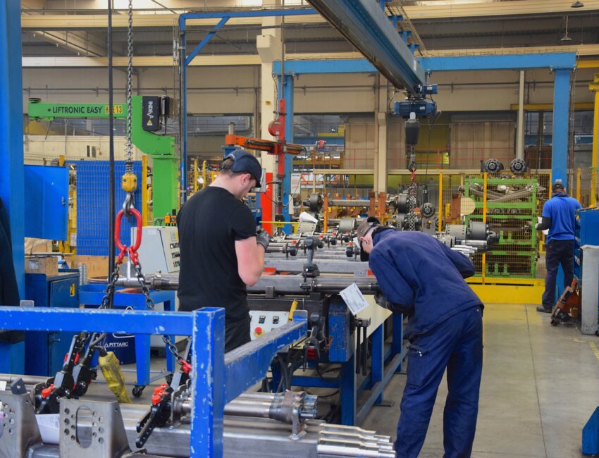 Jean-François Duhautois : « *Notre force, c’est de produire des petites séries tout en étant capables de proposer des solutions sur mesure adaptées aux besoins spécifiques de chaque client».