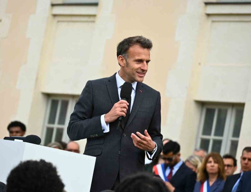 Le chef de l'Etat a proposé une journée de déconnexion mensuelle pour les jeunes. (c) préfecture de l'Aisne - H. Batardière