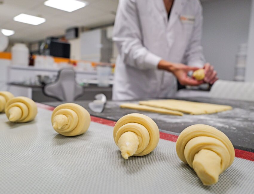 Les tests d'arômes en laboratoire pour la boulangerie. © Metarom