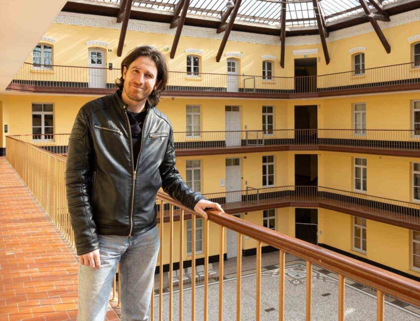 Jérôme Caron, responsable de la médiation et chargé de promotion du familistère. (c) Marie-Line Waroude