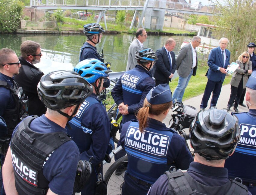 La police nationale et les polices municipales déployées, ici sur le chemin de halage.