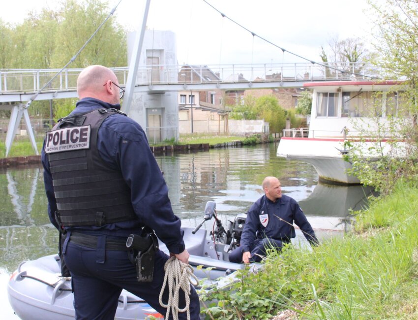 La navigation sur le fleuve et les hortillonnages règlementée.