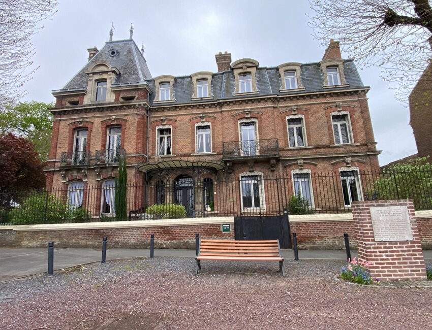Un hôtel particulier rempli d'Histoire.