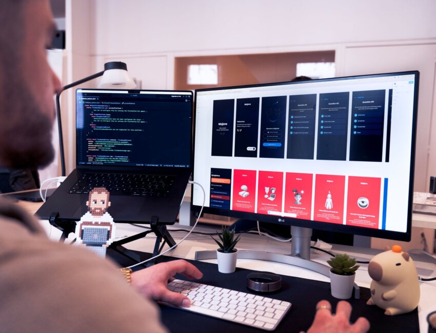 (c) Laurence Deleau. ADN affiché : transformer une idée en solutions digitales percutantes.