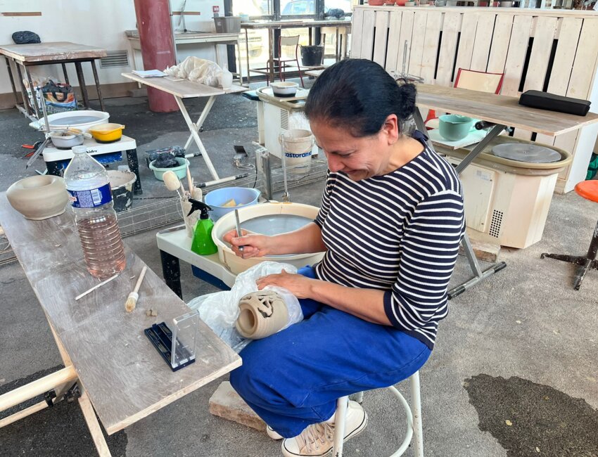 Noria Boudari se reconvertit après plusieurs années en tant qu'éducatrice spécialisée.