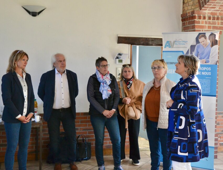 Lors de la visite de Christelle Hiver (à gauche) dans les locaux.