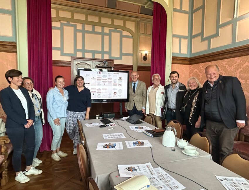 Élus, commerçants et acteurs locaux se sont mobilisés pour imaginer la première édition de la French Week, organisée du 25 au 31 mai au Touquet-Paris-Plage. © Aletheia Press / L. Péron Vranesic