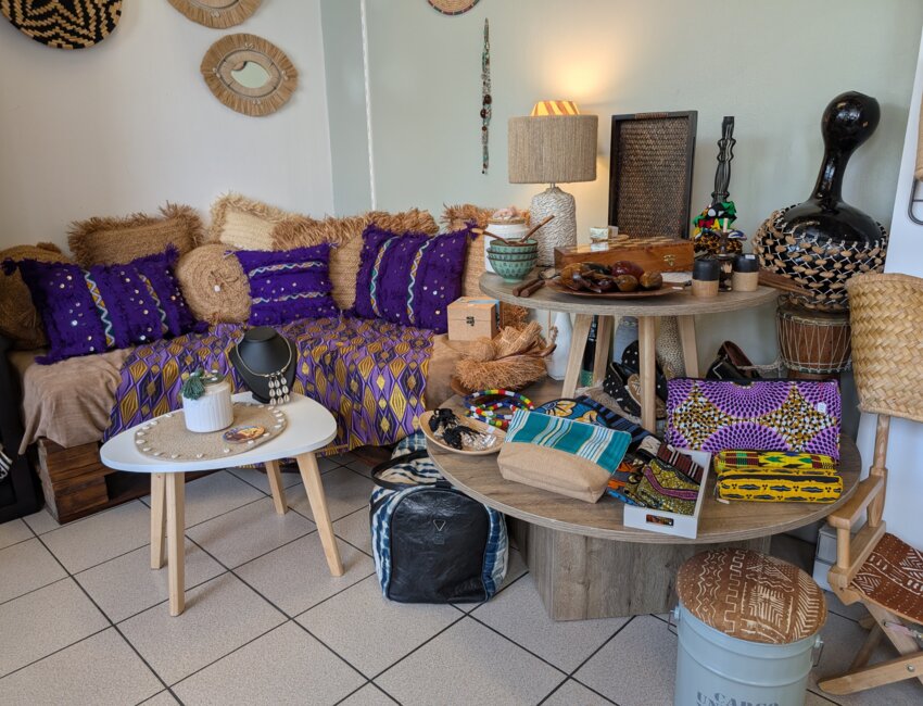 La boutique Samara l'art du bogolan propose des créations inédites de Goundo Touré et des objets artisanaux. Aletheia Press / DLP