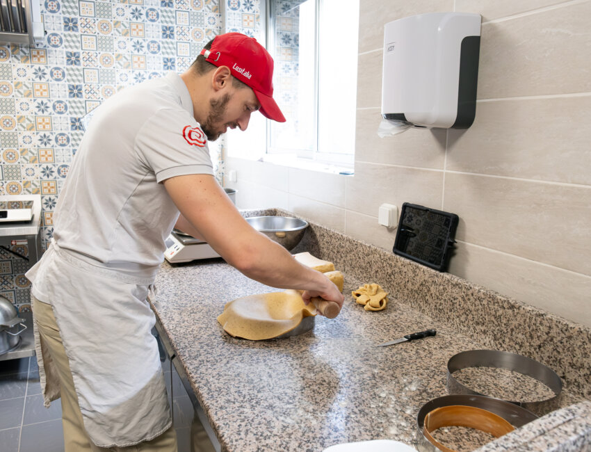 Les pâtes des pizzas et les pâtisserie sont faites maison. © Cyrille Struy