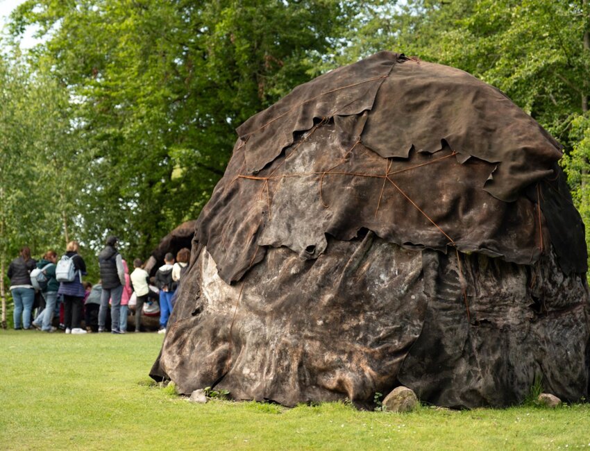 Les habitats des hommes sur 650 000 ans d’histoire. © Cyrille Struy