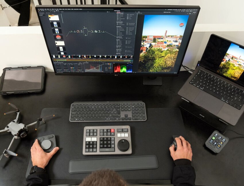 L’équipement complet pour la réalisation et le montage des vidéos de drone. © Cyrille Struy