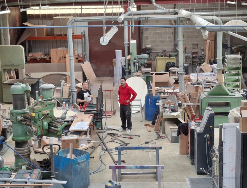 Dans ses ateliers de Crissey, l'entreprise Saône-et-Loirienne entretient un savoir-faire artisanal. © Modelage LEME