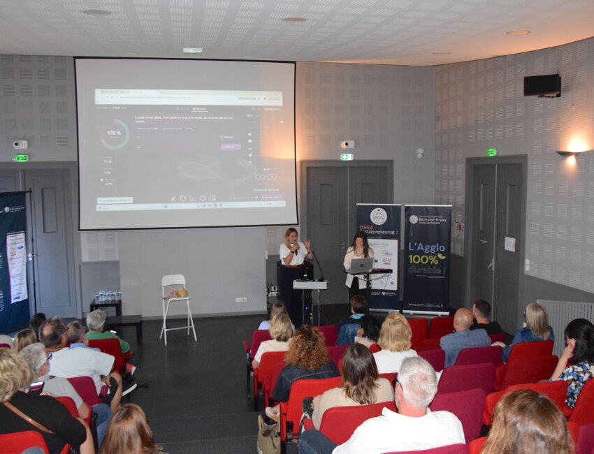Lors de la soirée, Flora Pollefoort, fondatrice de Sense & Beyond, est intervenue sur l’expérience client… un pilier de la réussite des projets des lauréats de l’académie !