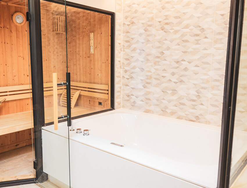 © Johann Marin-Thiery. Les cottages «Exclusive» sont notamment dotés d’un spa privatif.