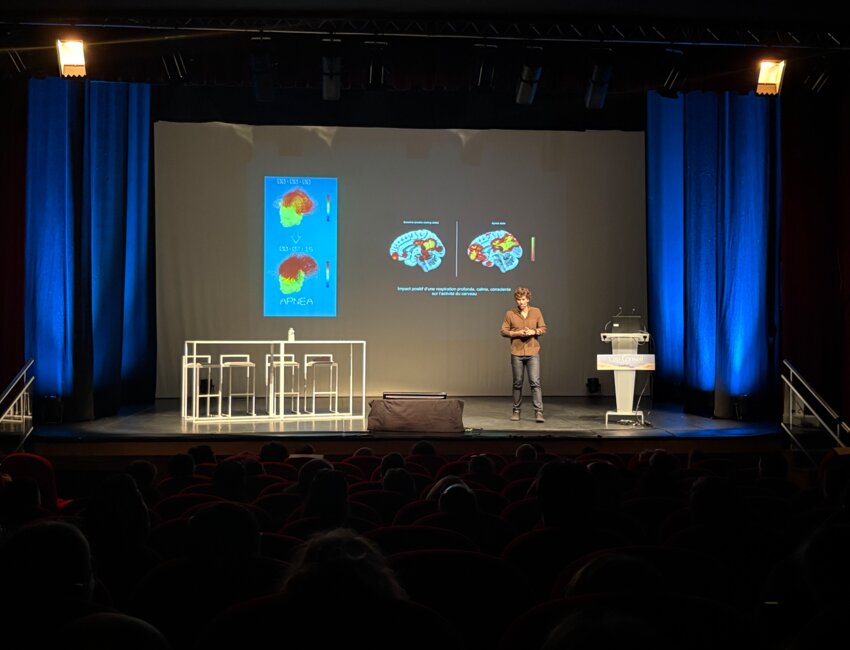 La grande conférence de Guillaume Néry, quadruple champion du monde d'apnée. © M.B