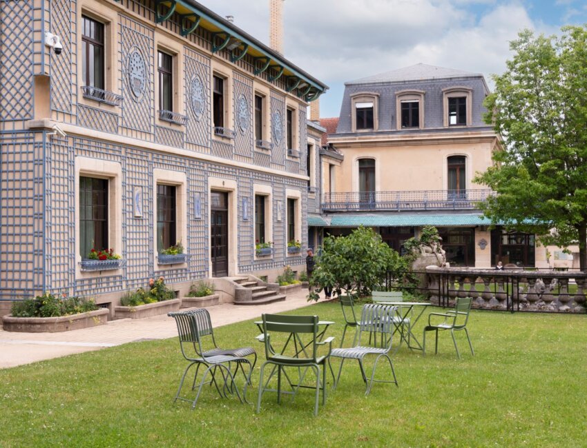 © Laurence Deleau. Le parc très agréable est inscrit depuis 1999 à l’Inventaire supplémentaire des Monuments historiques. Le jardin propose de nombreuses variétés végétales conçues par les horticulteurs nancéiens contemporains de l’École de Nancy.
