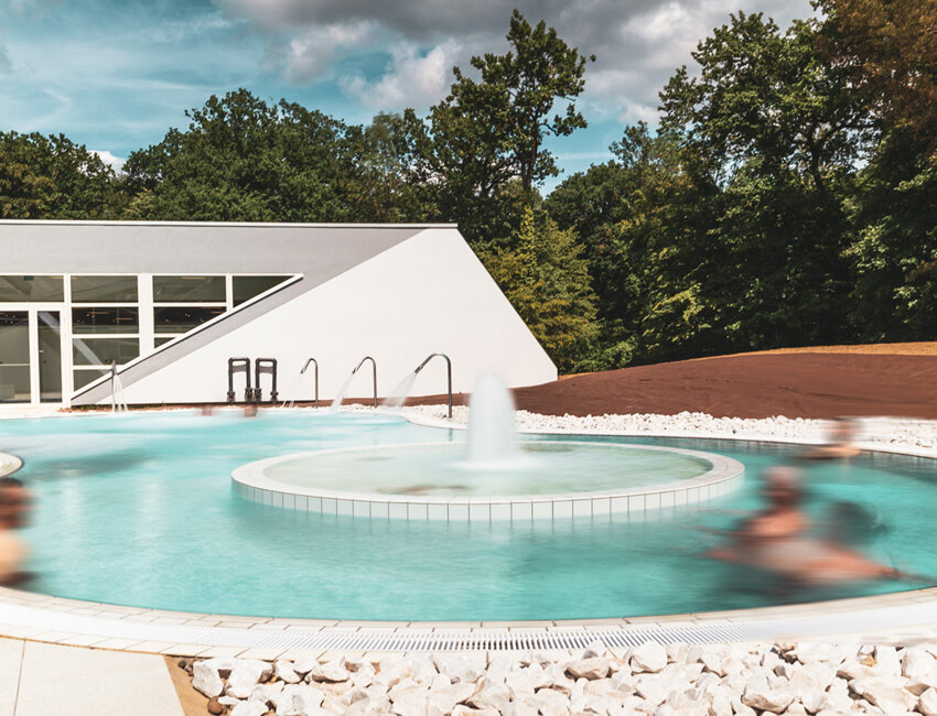 © Johann Marin-Thiery. Le nouveau bassin extérieur de 200 m2.