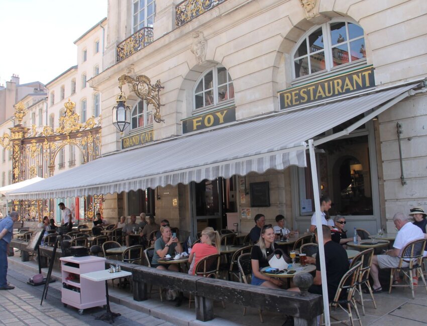 © E.Varrier. Le Grand Café Foy est une des brasseries incontournables de la place Stanislas.
