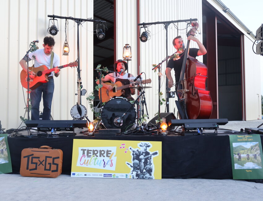 © Chambre agriculture Meuse- Concert en plein coeur d'une exploitation agricole du Nord-meusien.