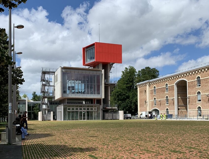 La Citadelle d'Amiens, aujourd'hui campus des Sciences humaines et sociales de l'UPJV. © UPJV