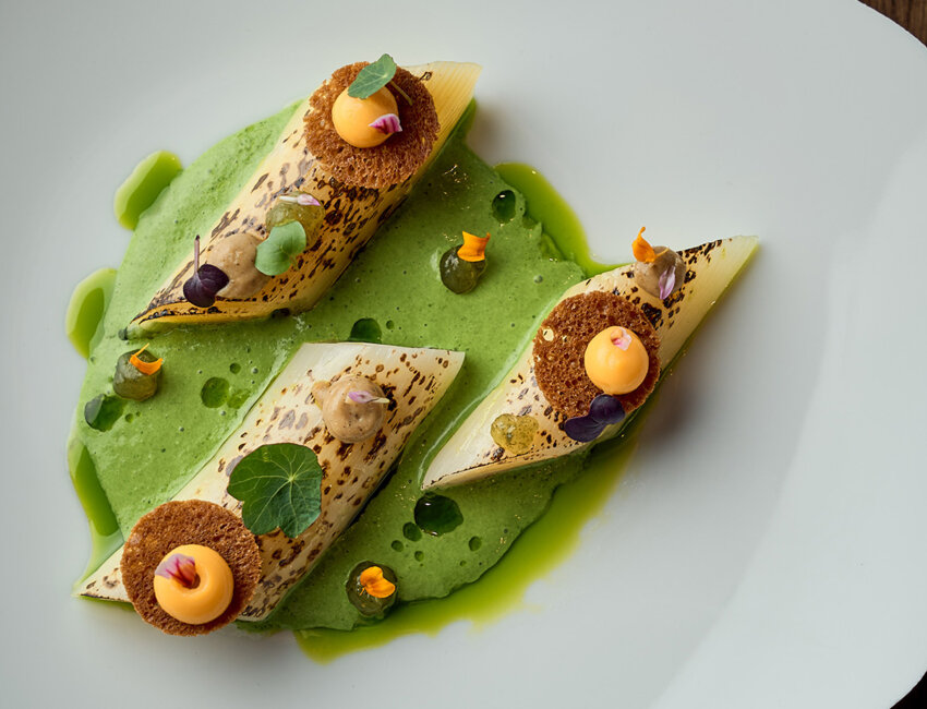 © Groupe Loiseau. Le poireau confit, sourcé à la Ferme de Domangeville.
