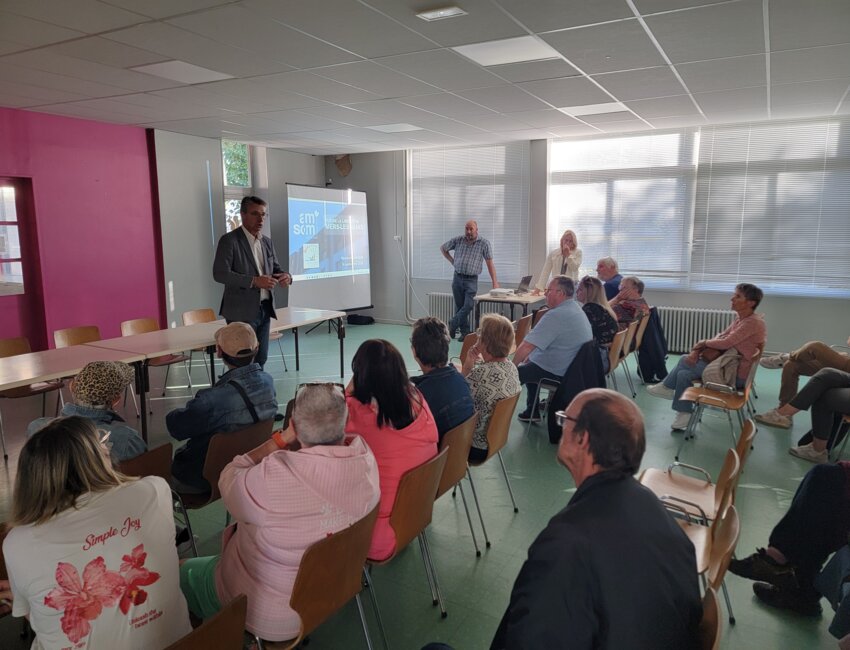 Le programme de réhabilitation d’immeubles a été présenté devant de nombreux locataires.
