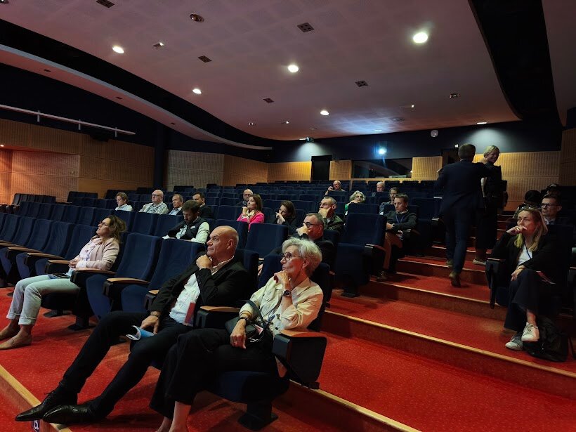 Durant toute la journée des ateliers ont eu lieu dans l’amphithéâtre.