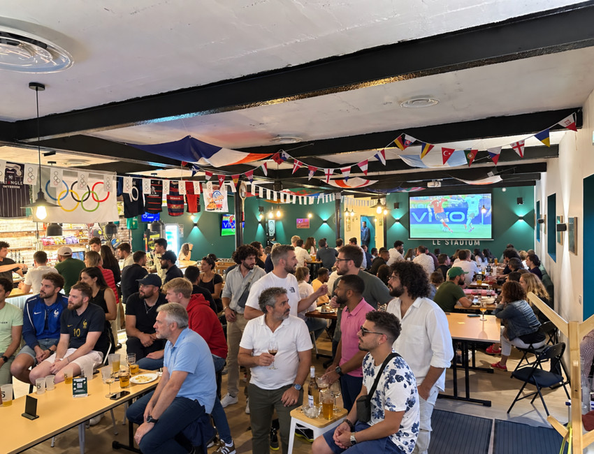 L'espace bar, lieu de vie du Stadium.