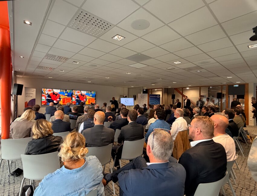 Innov CAMP a été inauguré le 30 septembre 2026 au Digital Lab Dunkerque d'ArcelorMittal France.