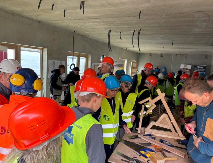 © DR- Près de cent jeunes ont découvert l'envers du décor d'un vrai chantier.