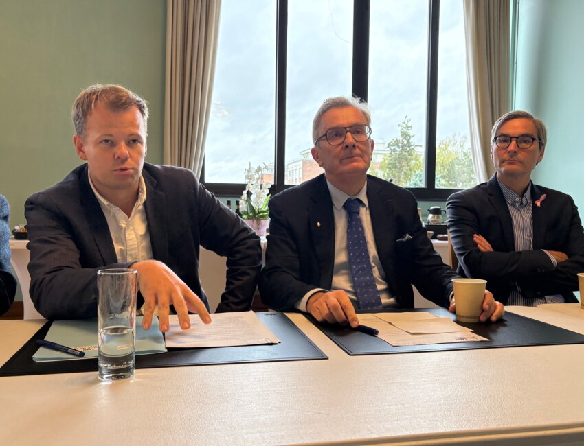 Paul-Loup Tronquoy, Bertrand Ringot et Benjamin Dumortier.