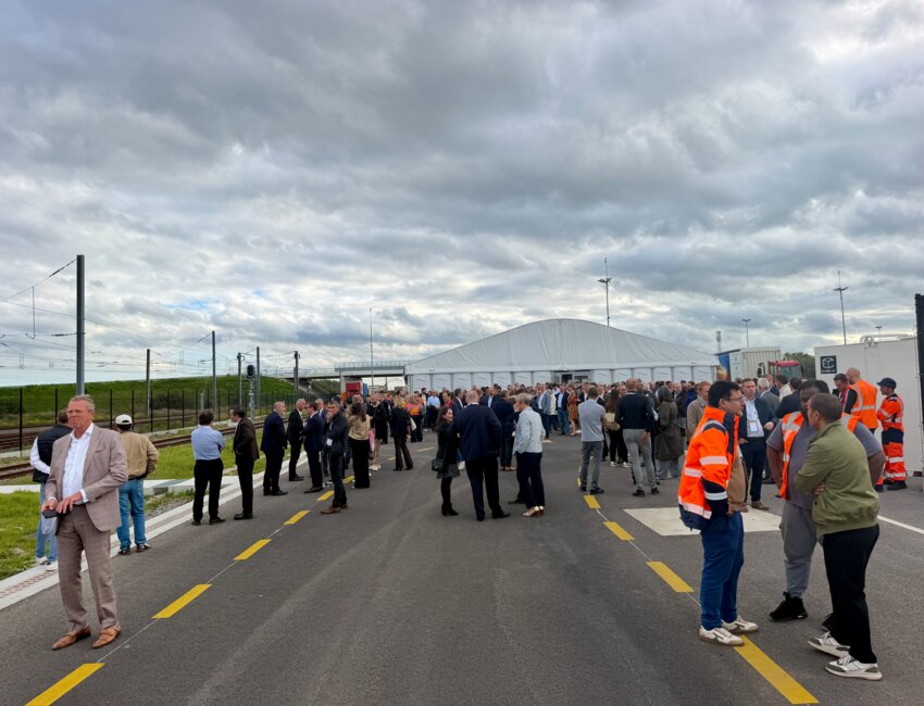 Foule sur le terminal. © Claire Decraene